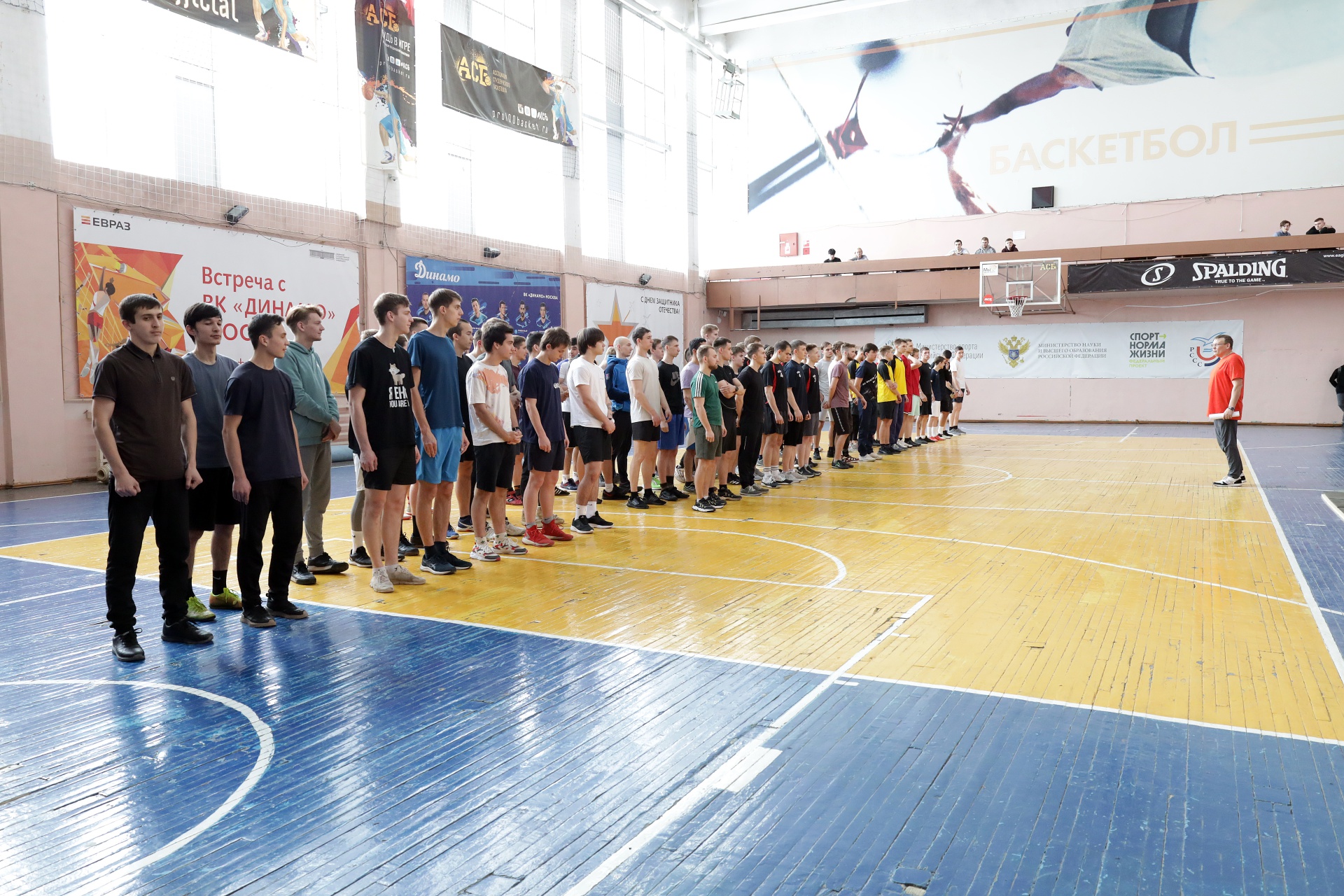 В спортивном комплексе состоялись соревнования студенческой Универсиады СибГИУ по «троеборью ГТО»