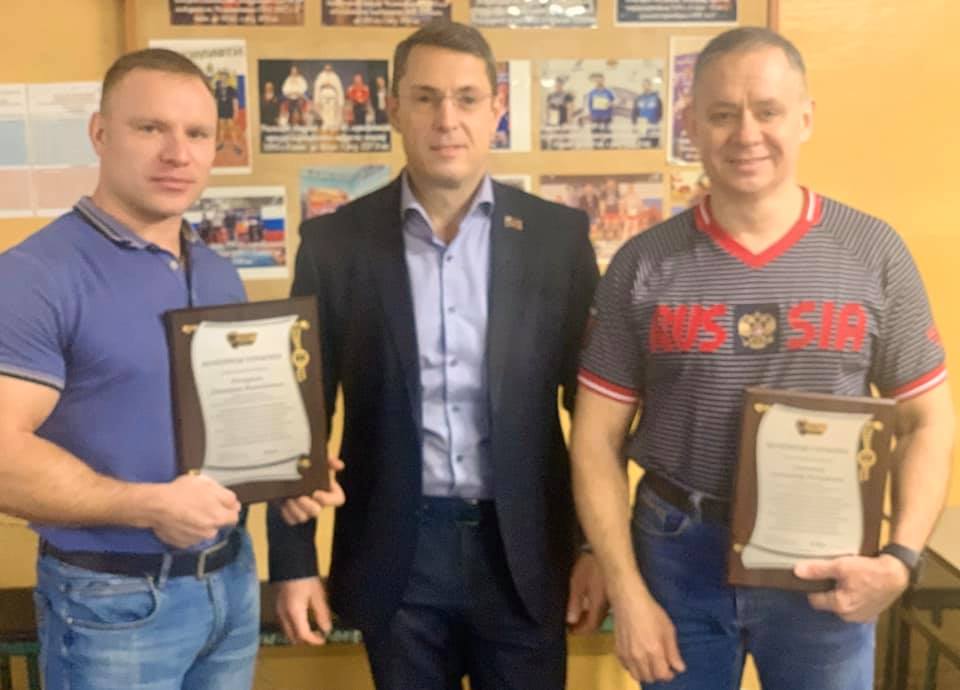 Великого новокузнецкого спортсмена и его тренера чествовали в парламенте Кузбасса